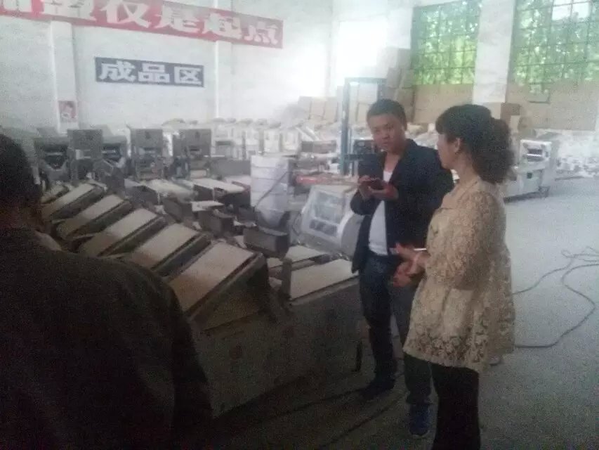 王先生咨詢燴面機(jī)各個(gè)不同型號(hào)的區(qū)別