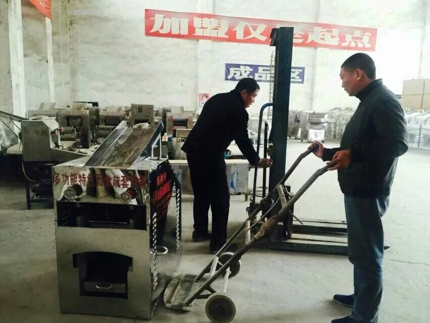 鄭州李先生面館開分店繼續(xù)購買一品鮮多功能拉面機(jī)